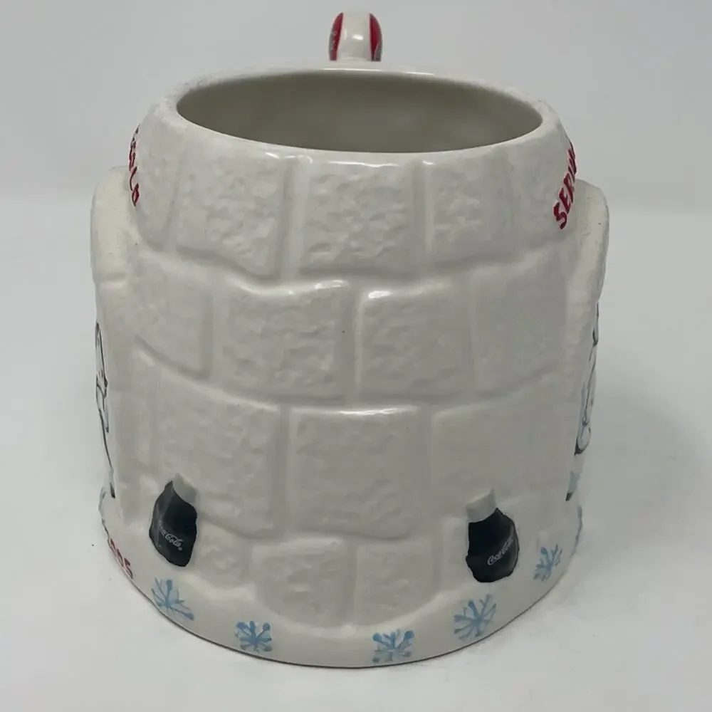 Vintage 2005 Coca-Cola polar bear igloo mug